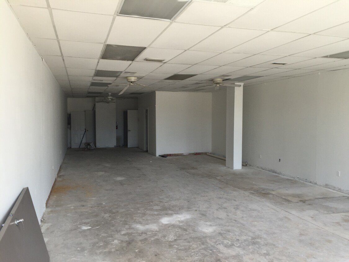 Retail/Medical Spaces For Lease: 1440 Dunn Ave, Jacksonville, FL 32218